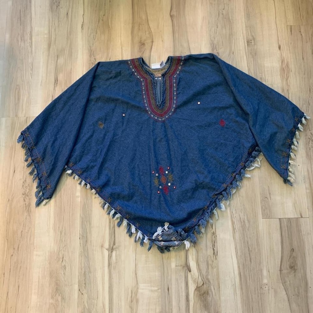 Embroidered denim tassel poncho with boehemian feel. Plus size!